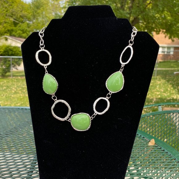 Paparazzi ♥ Haute Heirloom - Green ♥ Necklace - Picture 1 of 1